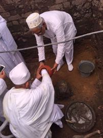 Alavi Bohras: Tasees on the Dast-e-Mubaarak of Aqaa Maulaa